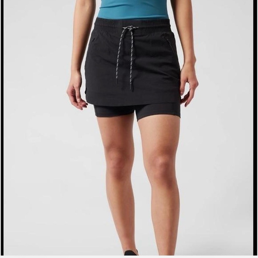 Athleta Trekkie Skort Black size 8